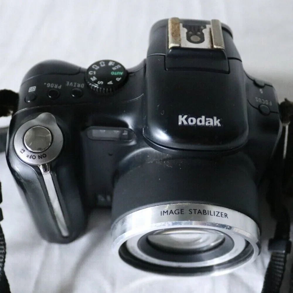 Kodak EasyShare P850 5.1MP Digital Camera - tested with battery only.